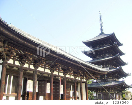 興福寺・五重塔と東金堂 1283040
