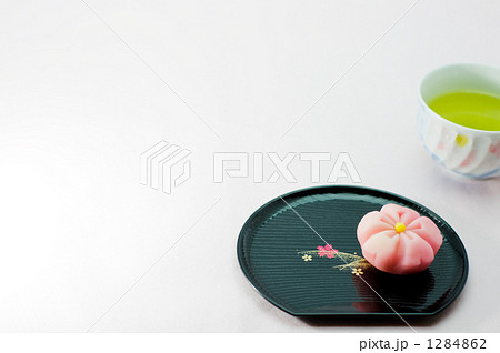 桜菓子 with お茶 1284862