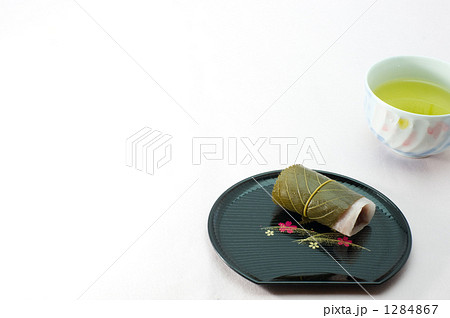 桜餅 with お茶 1284867