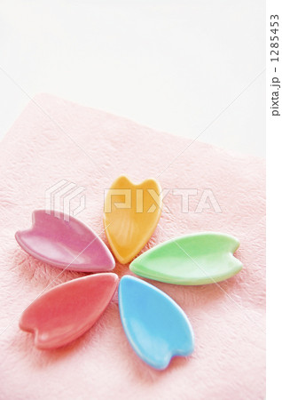 桜の花びらの形の箸置き 1285453