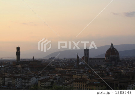 ドゥオモの夕焼け ドゥオモの夕焼け 1288543