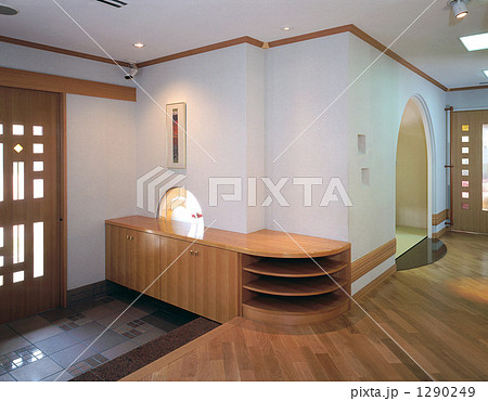 和モダン玄関の写真素材