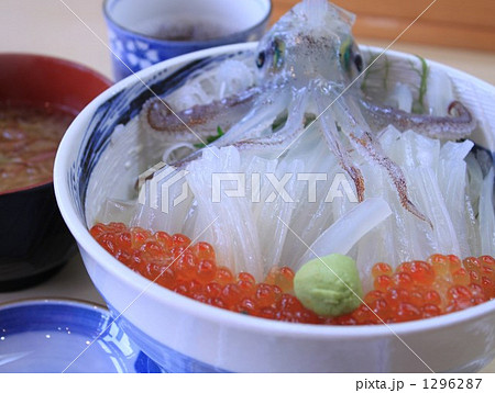 函館の有名な海鮮丼です。 1296287