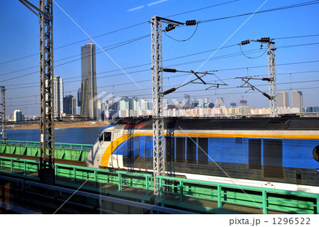 汝矣島の高層ビルと国鉄特急 汝矣島の高層ビルと国鉄特急 1296522