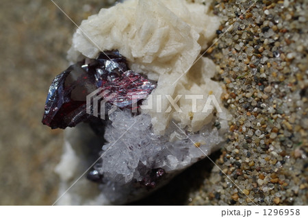 シンナバー原石 1296958