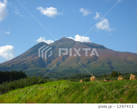 紅葉の岩木山 1297413