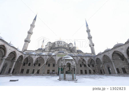 ブルーモスクの雪景色 1302823