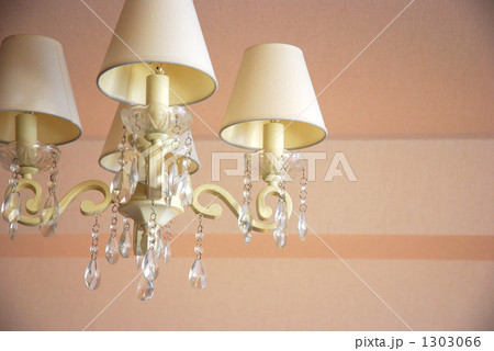 ロマンティックなシャンデリア 1303066