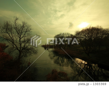 冬の琵琶湖の朝 1303369