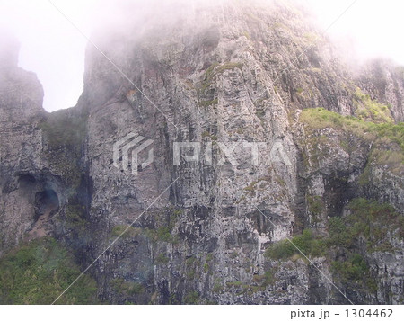 オテマヌ山の岩肌　55 1304462