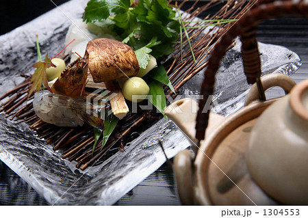 松茸の土瓶蒸し 1304553