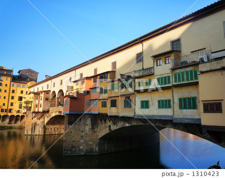 フィレンツェ　ヴェッキオ橋 1310423