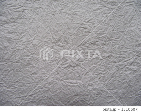 手もみで製作された和紙 1310607