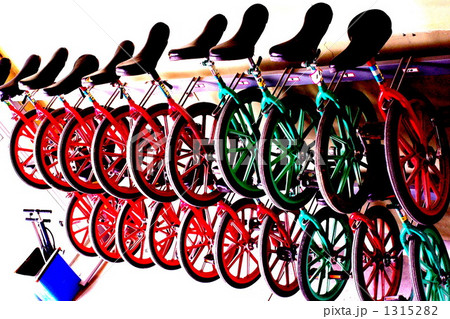 並ぶ一輪車 並ぶ一輪車 1315282