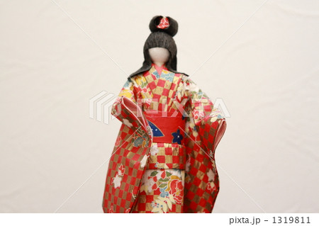 和装の和紙人形 和装の和紙人形 1319811