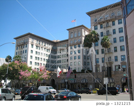 Rumer Rides Rodeo Drive: Photo 780381