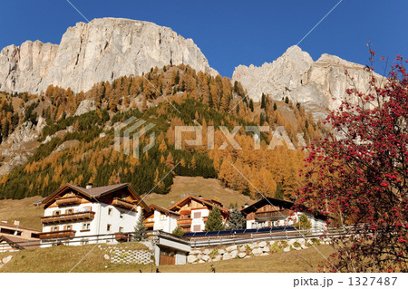 ドロミテ地方の秋 ドロミテ地方の秋 1327487