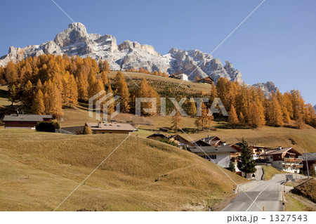 ドロミテ地方の秋 ドロミテ地方の秋 1327543