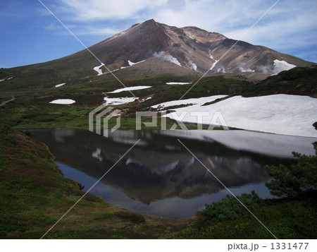 池に写る旭岳 池に写る旭岳 1331477