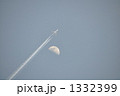 月と飛行機 1332399