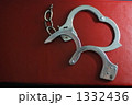 手錠でハート型　あぶない関係　怪しい関係 1332436