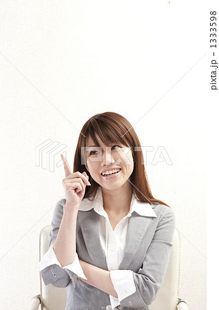 ひらめく女性 ひらめく女性 1333598