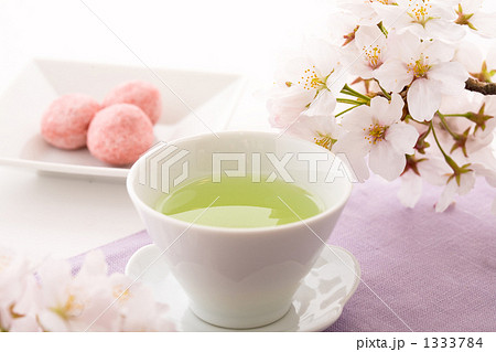染井吉野と緑茶とお菓子 1333784