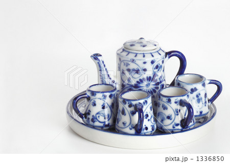 ミニチュアのティーセット 1336850