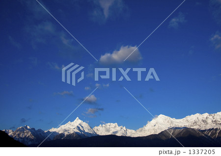 梅里雪山の雄姿 梅里雪山の雄姿 1337205