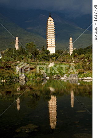 大理の崇聖寺三塔公園 大理の崇聖寺三塔公園 1337708