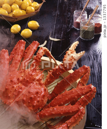 茹でたタラバガニ 1337795