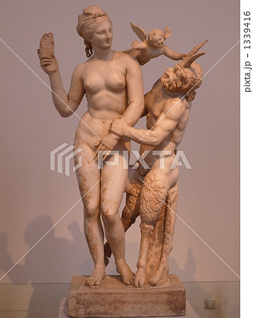 「アフロディテとパンの像」（ギリシャ） 1339416