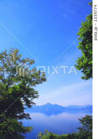 猪苗代湖と磐梯山 1339774