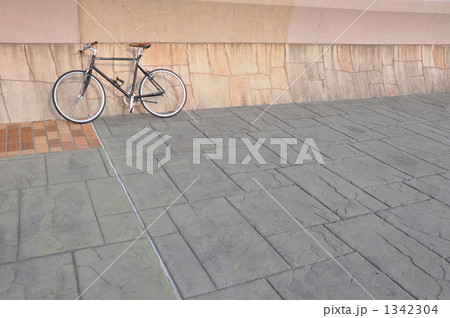 芦屋川河口の自転車 1342304