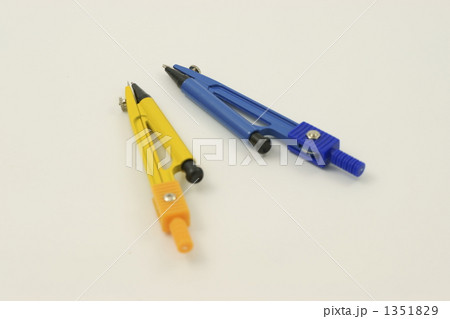 コンパス 1351829