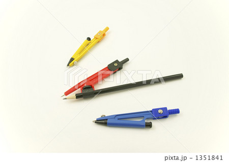 コンパス 1351841