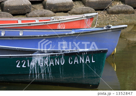 ベニスビーチに浮かぶボート 1352847