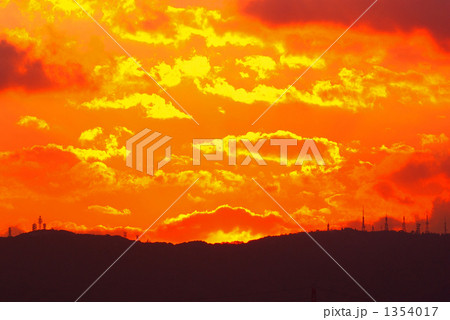 生駒山から昇る朝日 生駒山から昇る朝日 1354017