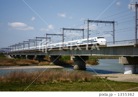 加古川橋梁を渡る３００系 1355362