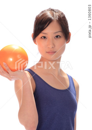 1360803