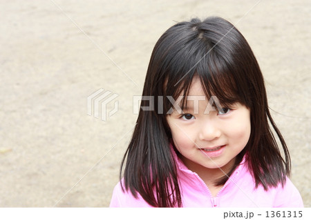 子供 女の子 アップ 笑顔 子供 女の子 アップ 笑顔 1361315