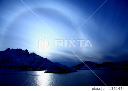 ミステリアスな光の輪 ミステリアスな光の輪 1361424