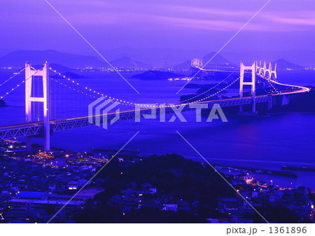 夕方　暮れ頃の瀬戸大橋 1361896