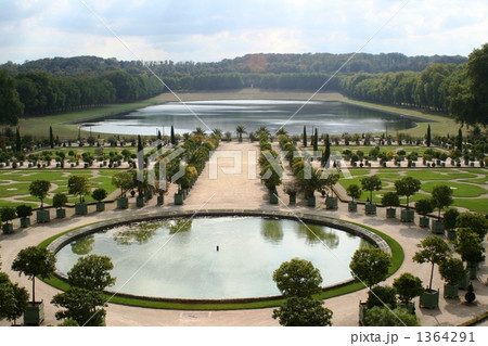 ベルサイユ宮殿庭園　フランス 1364291