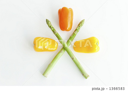 カラーピーマンとアスパラガス カラーピーマンとアスパラガス 1366583