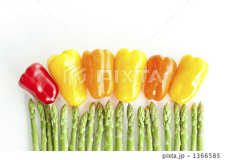 カラーピーマンとアスパラガス カラーピーマンとアスパラガス 1366585