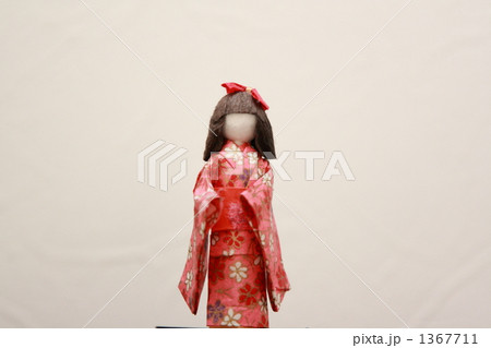 和装の和紙人形 和装の和紙人形 1367711