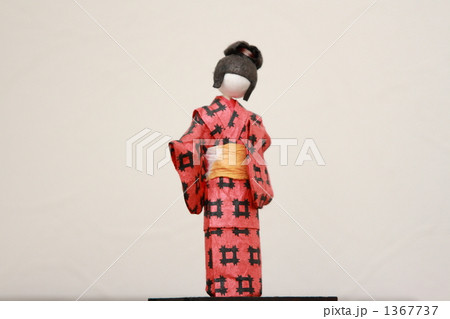 和装の和紙人形 和装の和紙人形 1367737