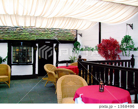 籐と天幕のレストラン屋上席 1368496