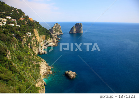 ファラリオーニの岩島群 1371323